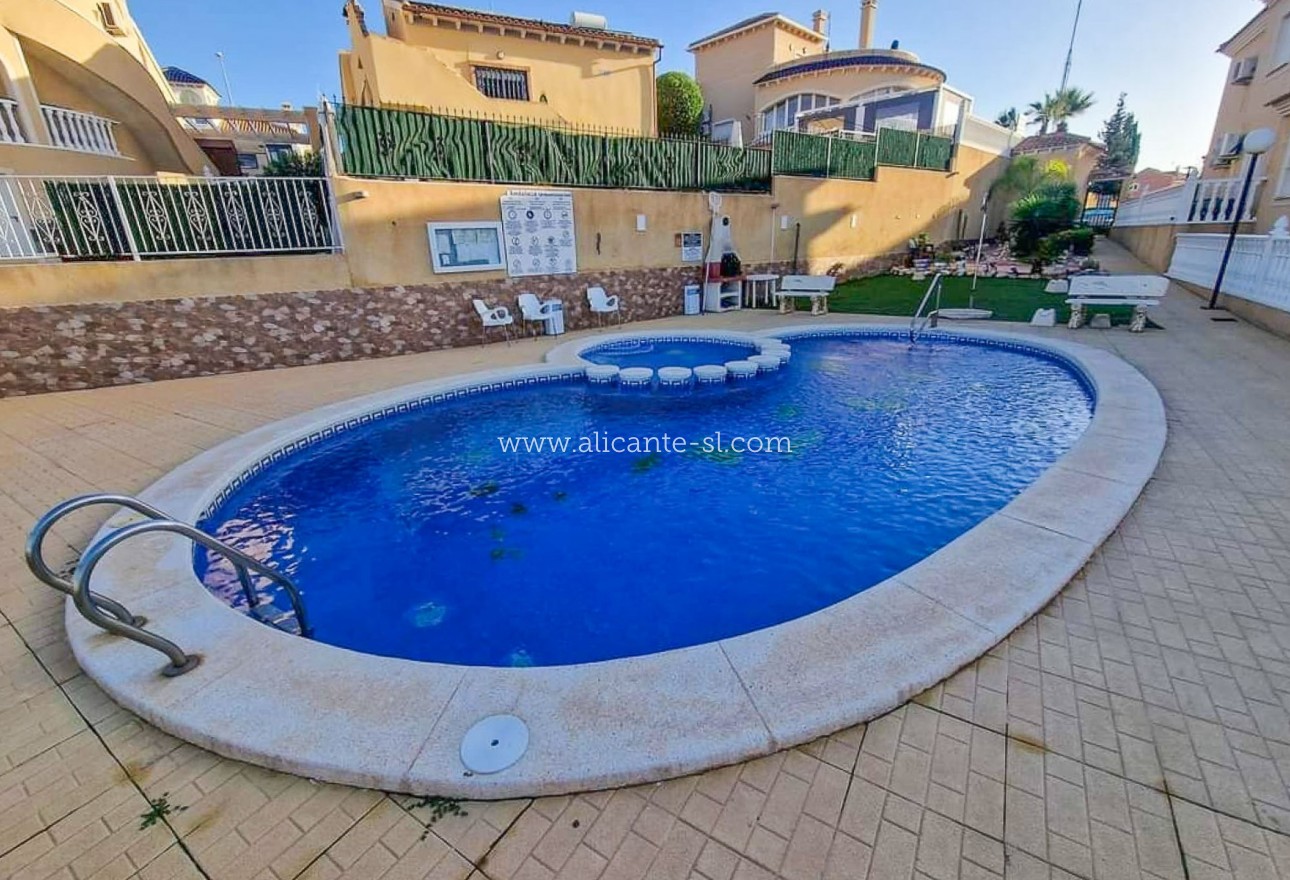 Resale - Wohnung - Orihuela Costa - Villamartín