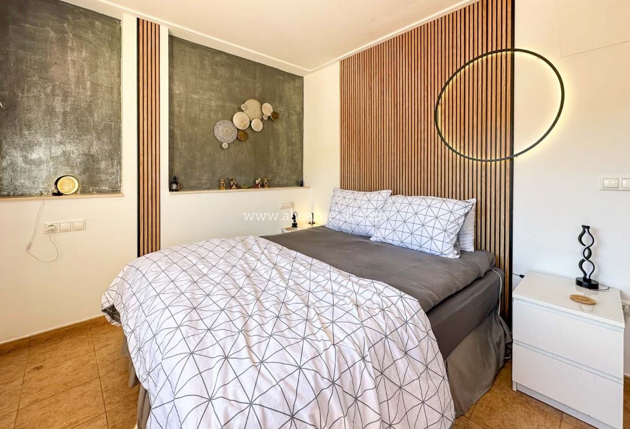 Revente - Dorpswoning - Hondón de las Nieves