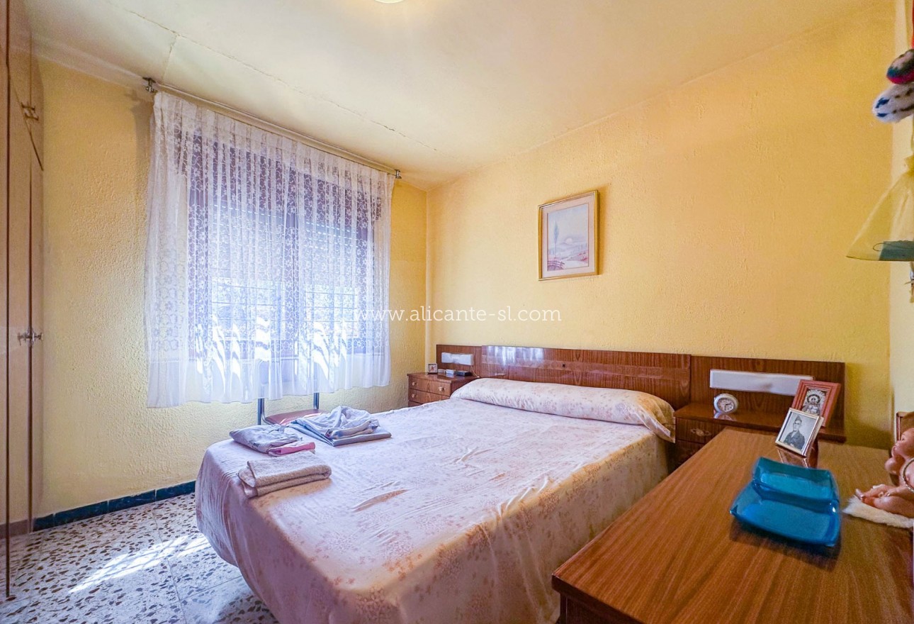 Revente - Finca - Hondón de las Nieves