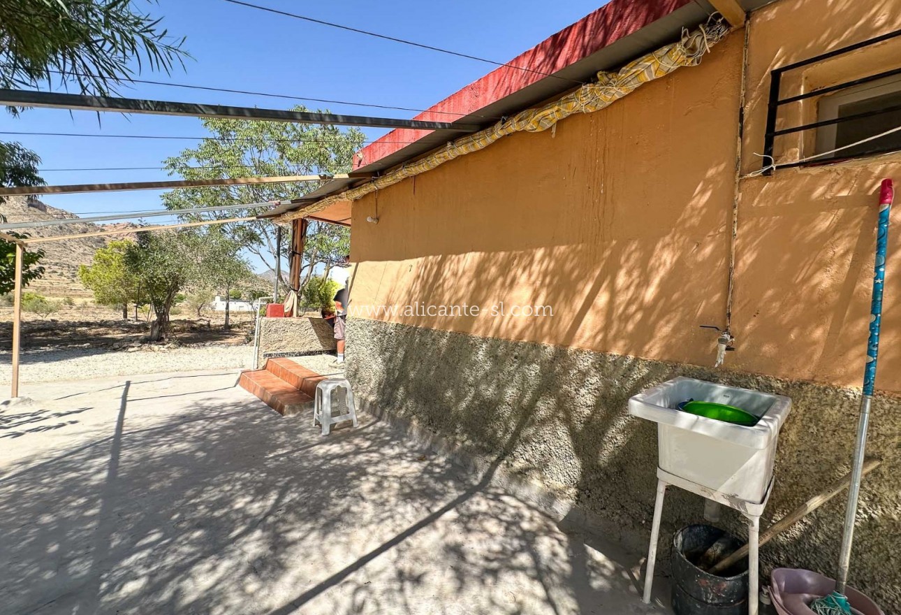 Revente - Finca - Hondón de las Nieves