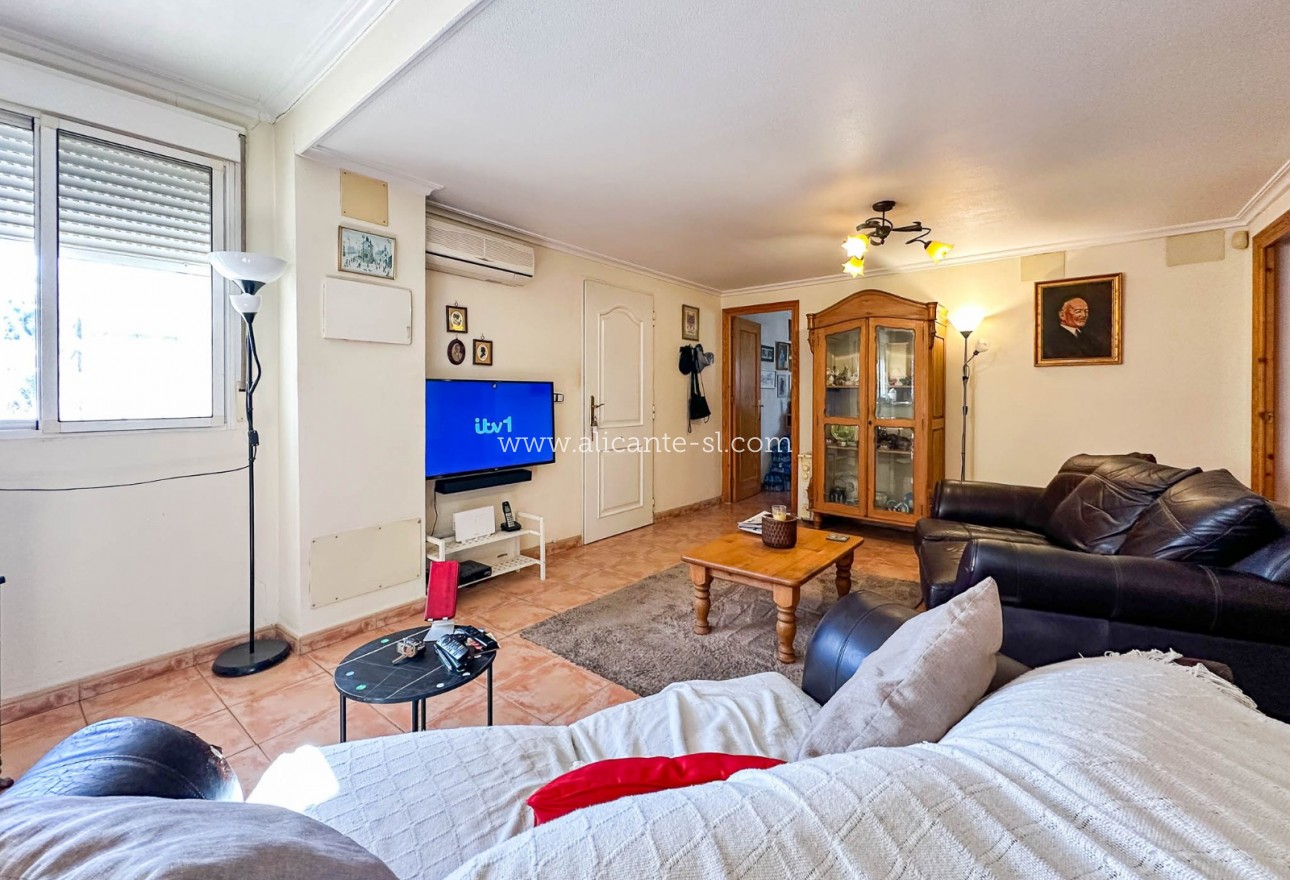 Revente - Finca - Hondón de las Nieves