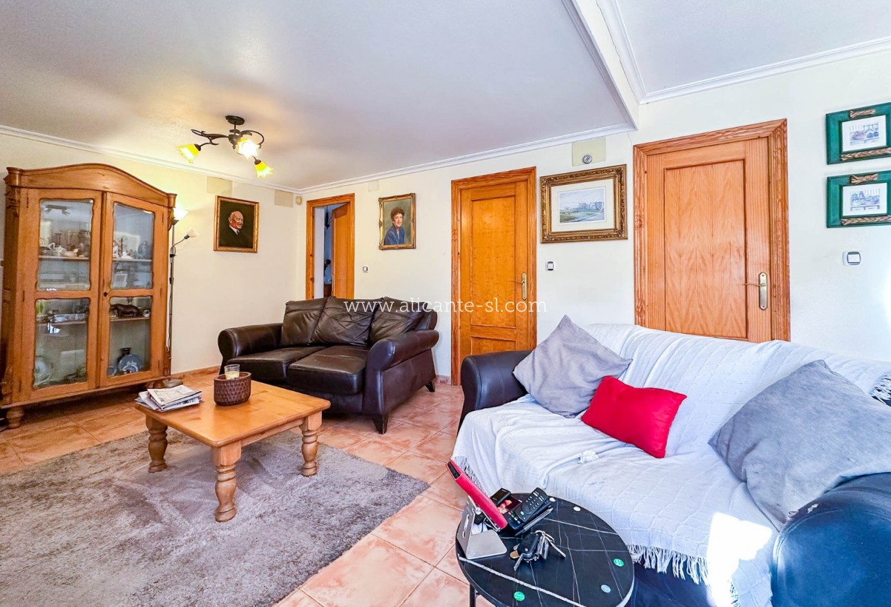 Revente - Finca - Hondón de las Nieves