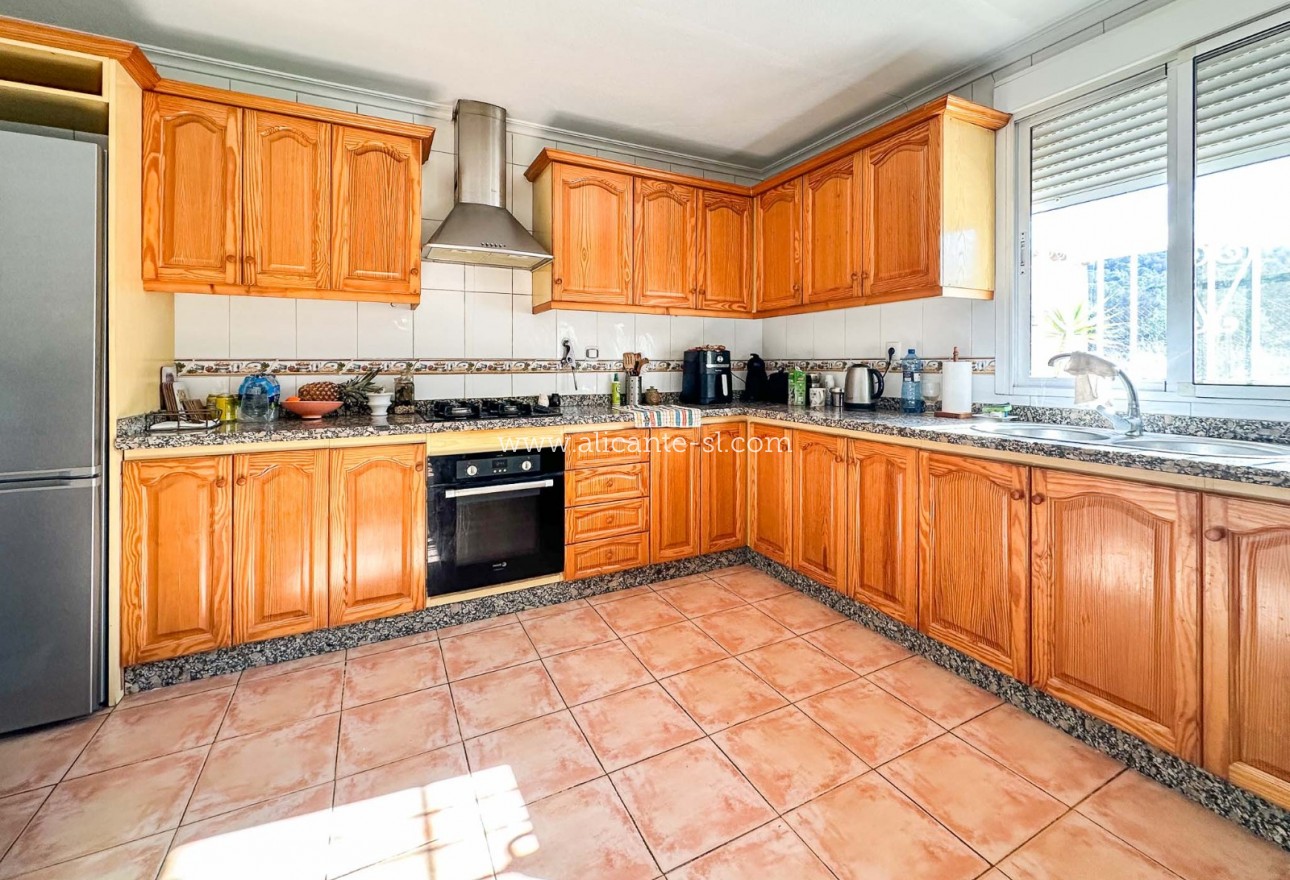 Revente - Finca - Hondón de las Nieves