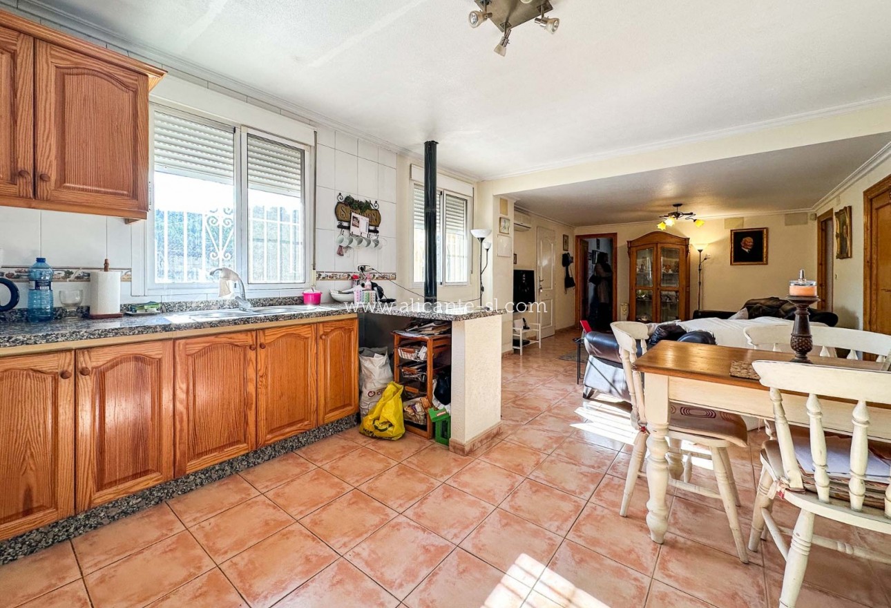 Revente - Finca - Hondón de las Nieves