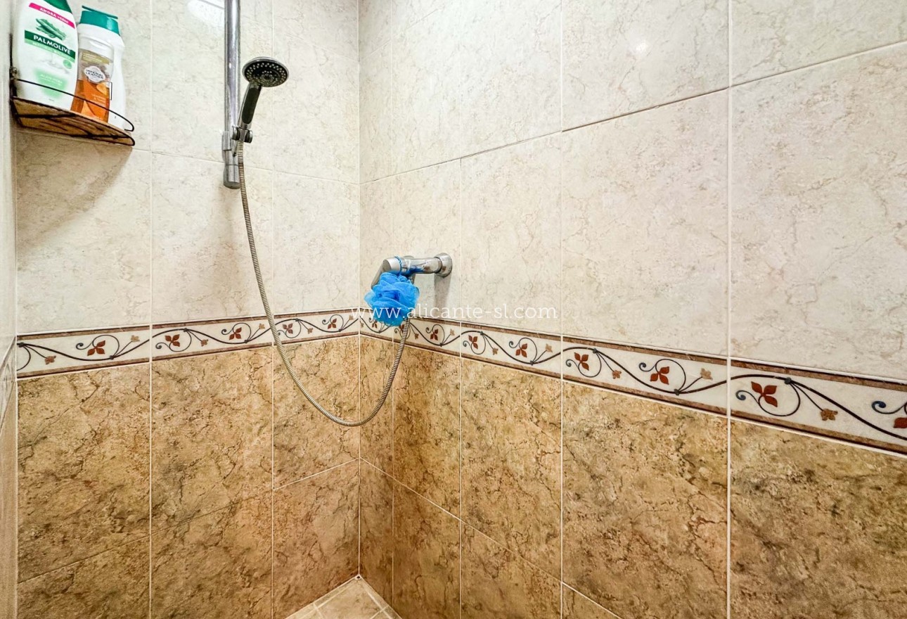 Revente - Finca - Hondón de las Nieves