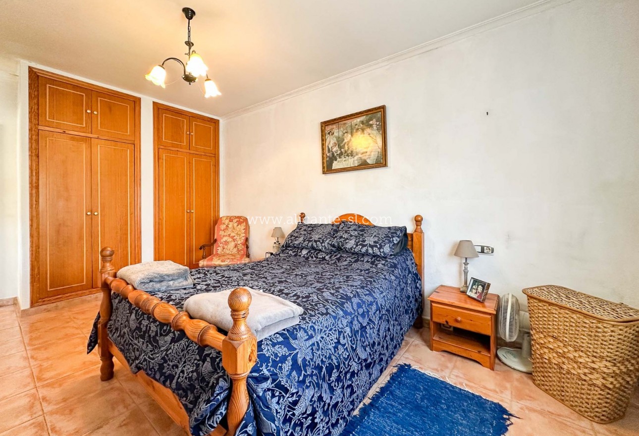 Revente - Finca - Hondón de las Nieves