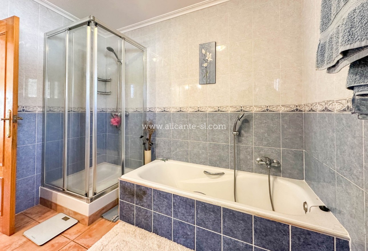 Revente - Finca - Hondón de las Nieves