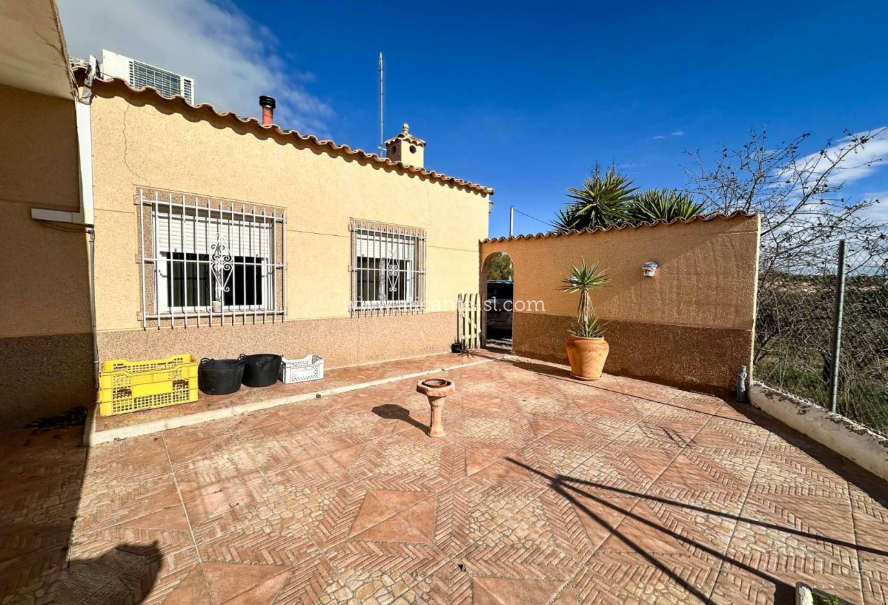 Revente - Finca - Hondón de las Nieves