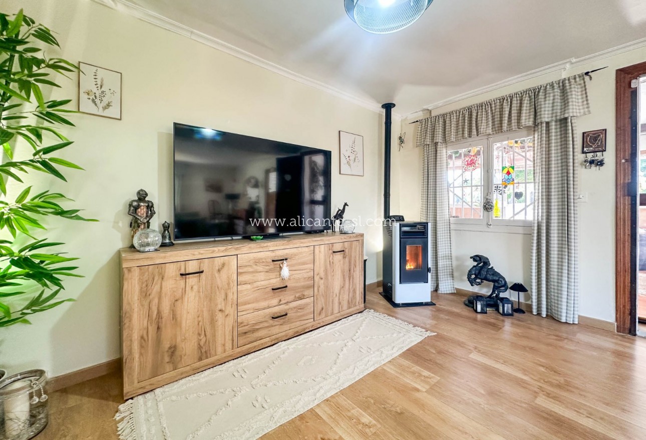 Revente - Finca - Hondón de las Nieves