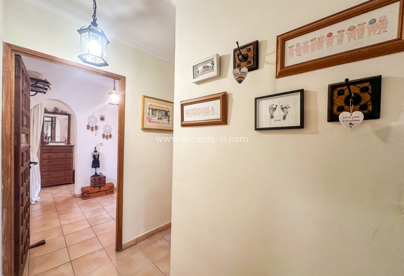 Revente - Finca - Hondón de las Nieves