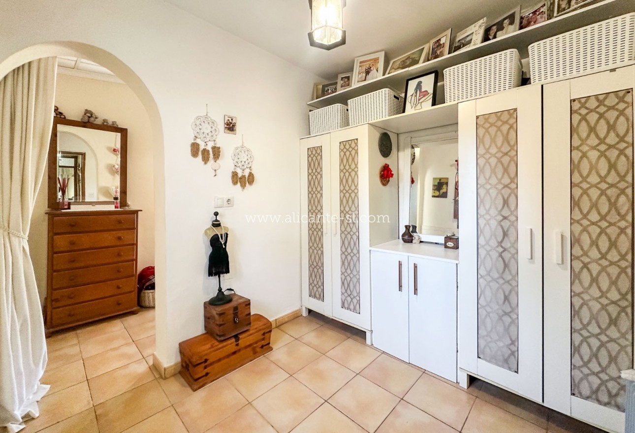 Revente - Finca - Hondón de las Nieves