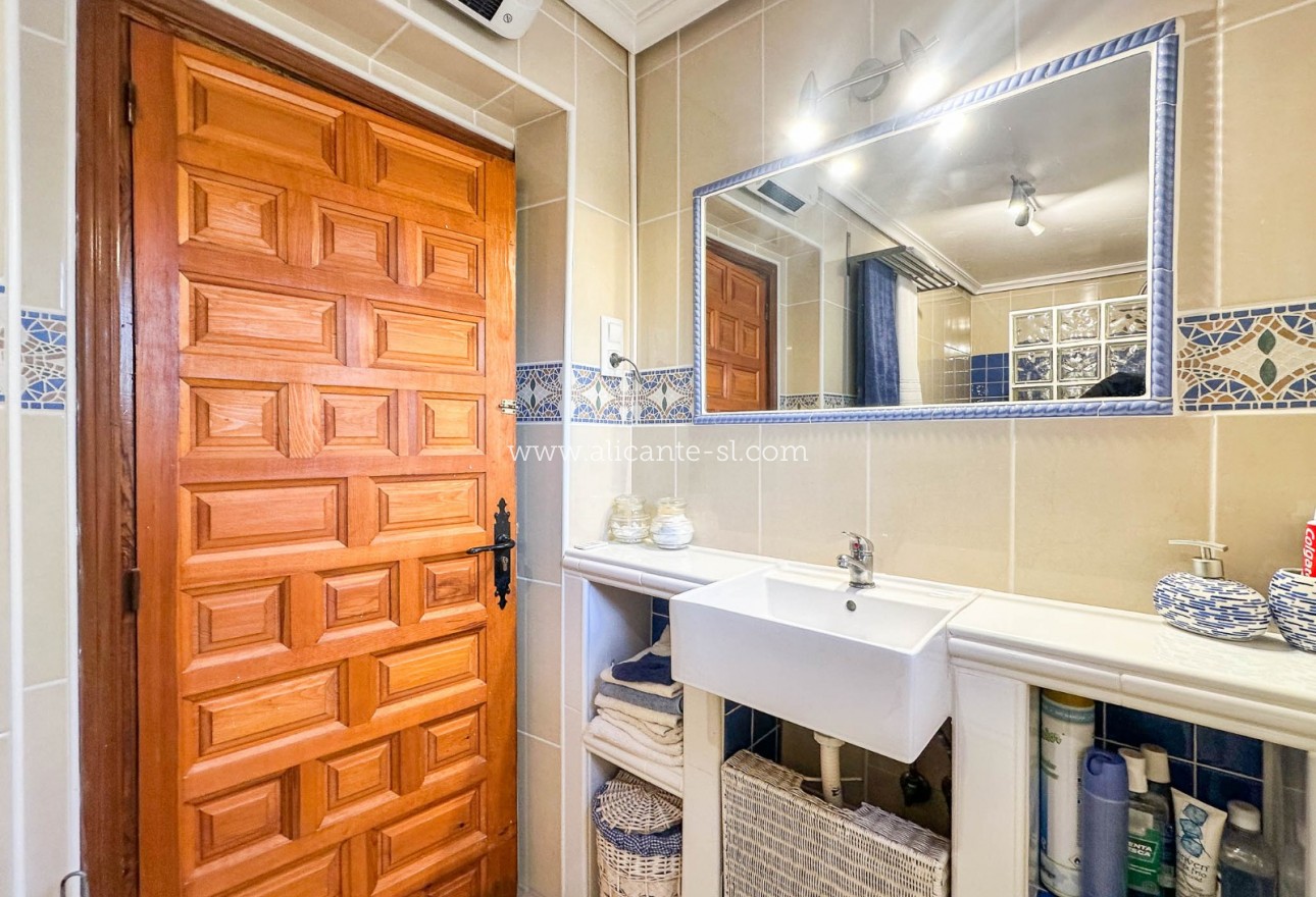 Revente - Finca - Hondón de las Nieves