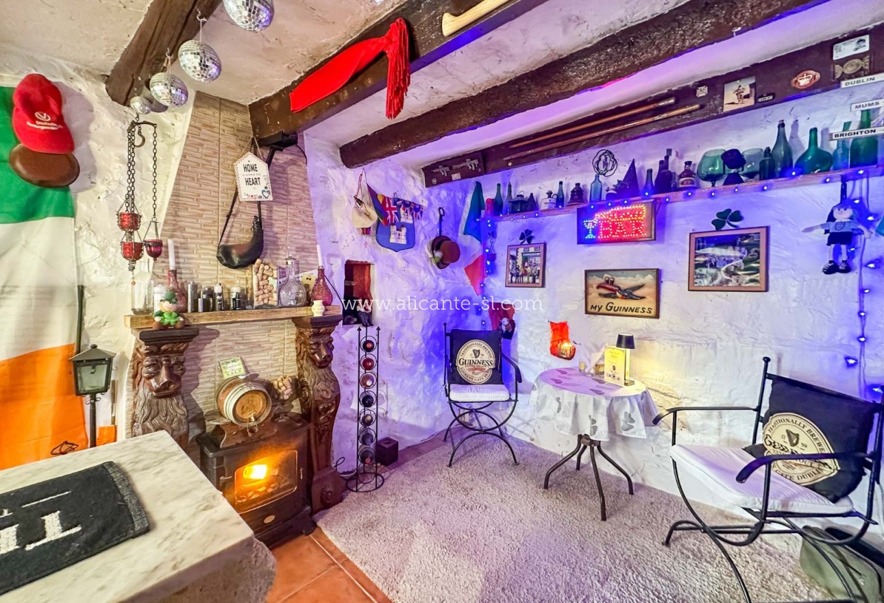 Revente - Finca - Hondón de las Nieves