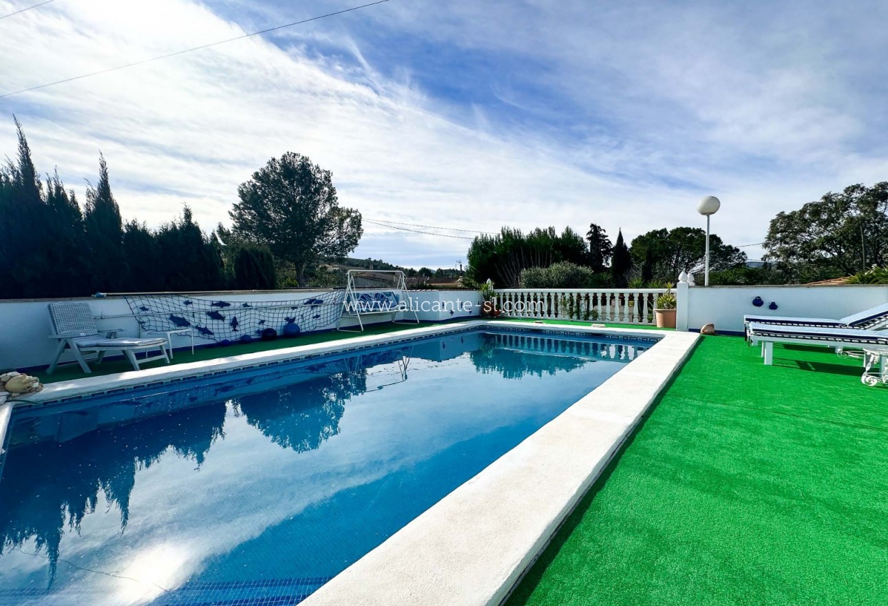 Revente - Finca - Hondón de las Nieves