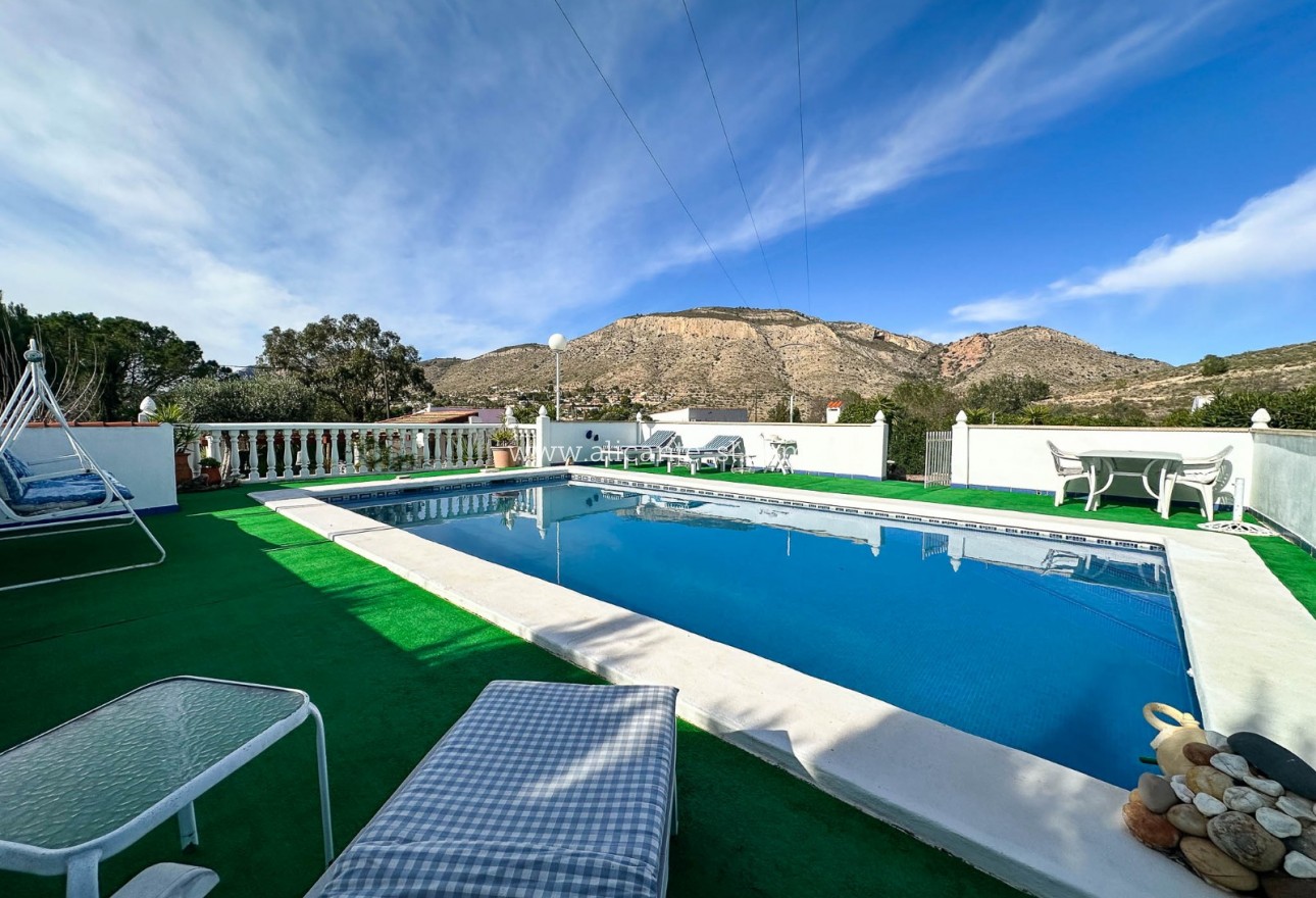 Revente - Finca - Hondón de las Nieves