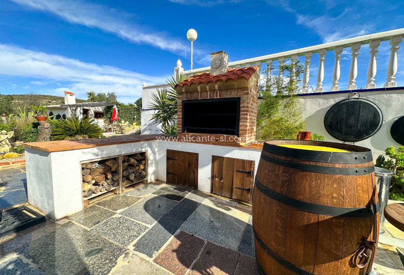 Revente - Finca - Hondón de las Nieves