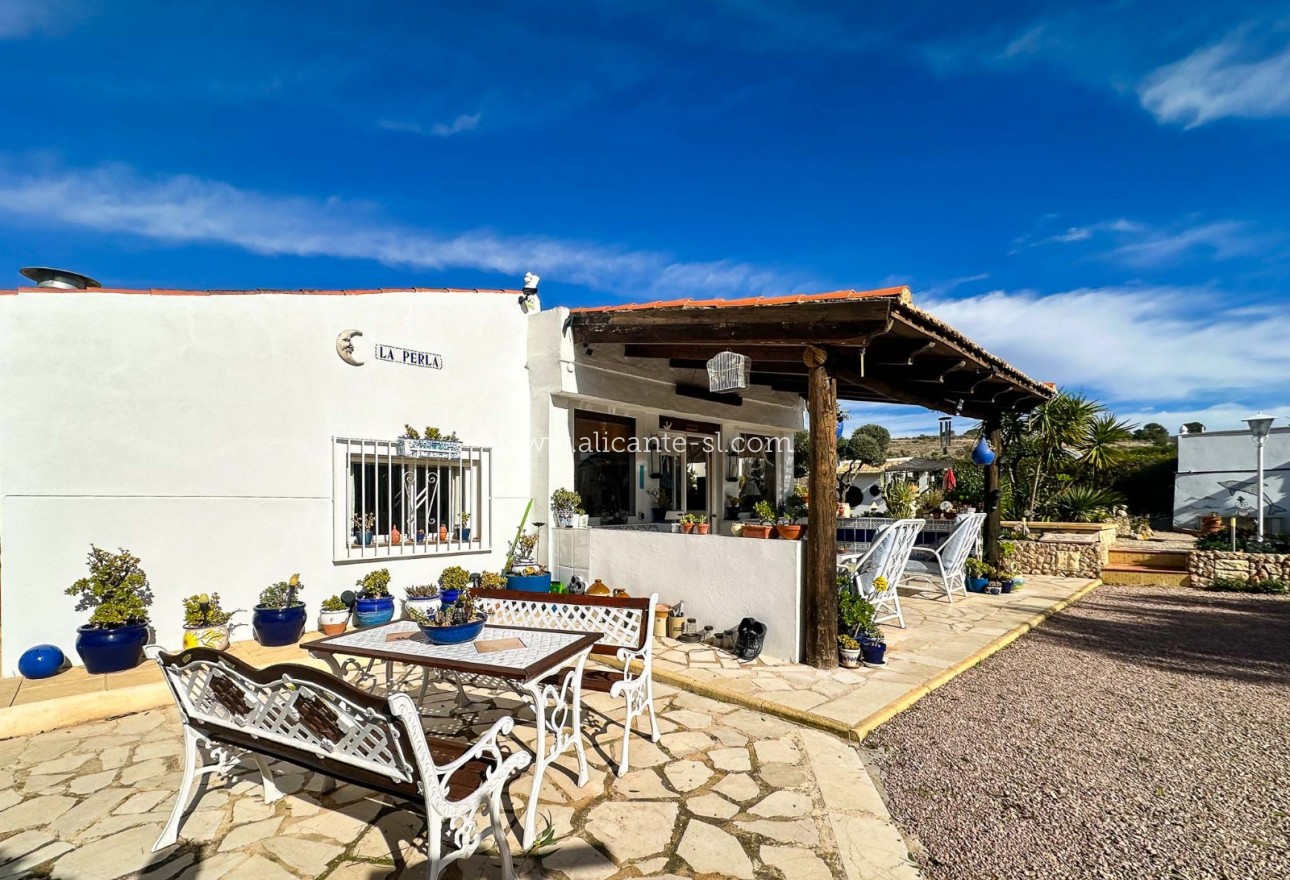 Revente - Finca - Hondón de las Nieves