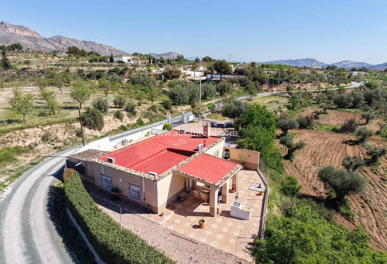 Revente - Finca - Hondón de las Nieves