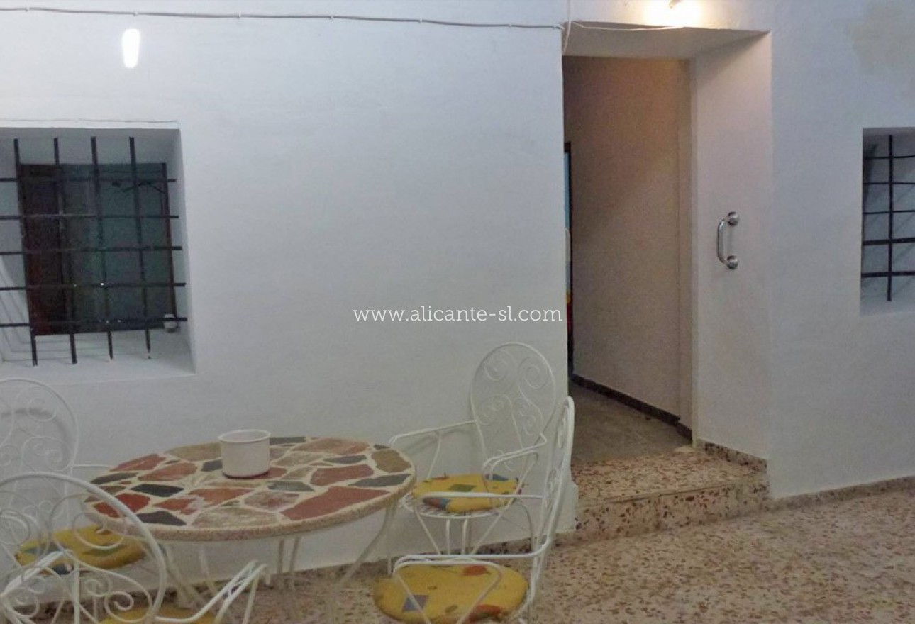 Revente - Finca - Hondón de las Nieves