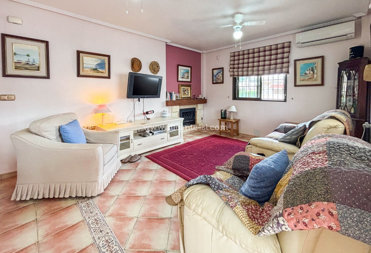 Revente - Villa  - Hondón de las Nieves