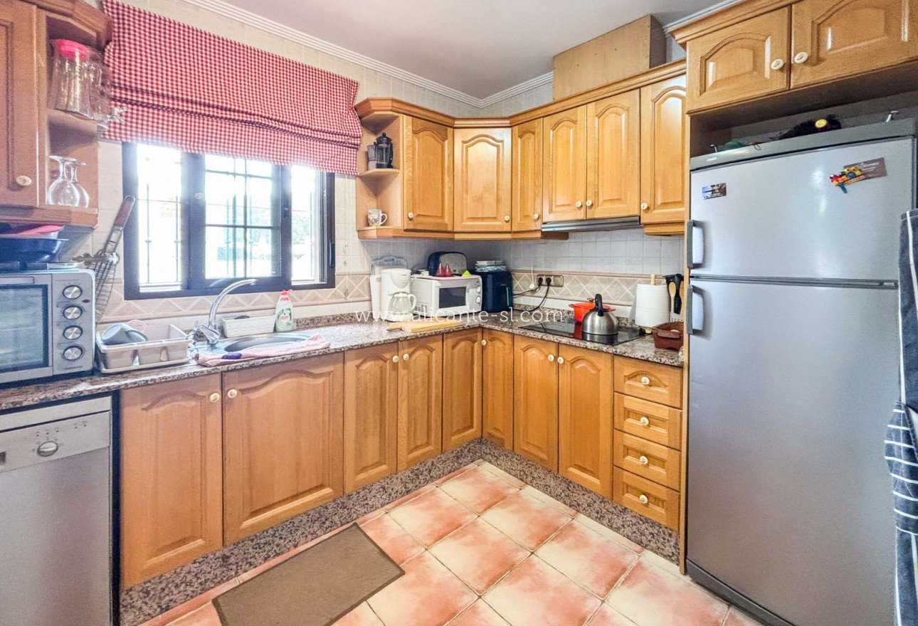 Revente - Villa  - Hondón de las Nieves