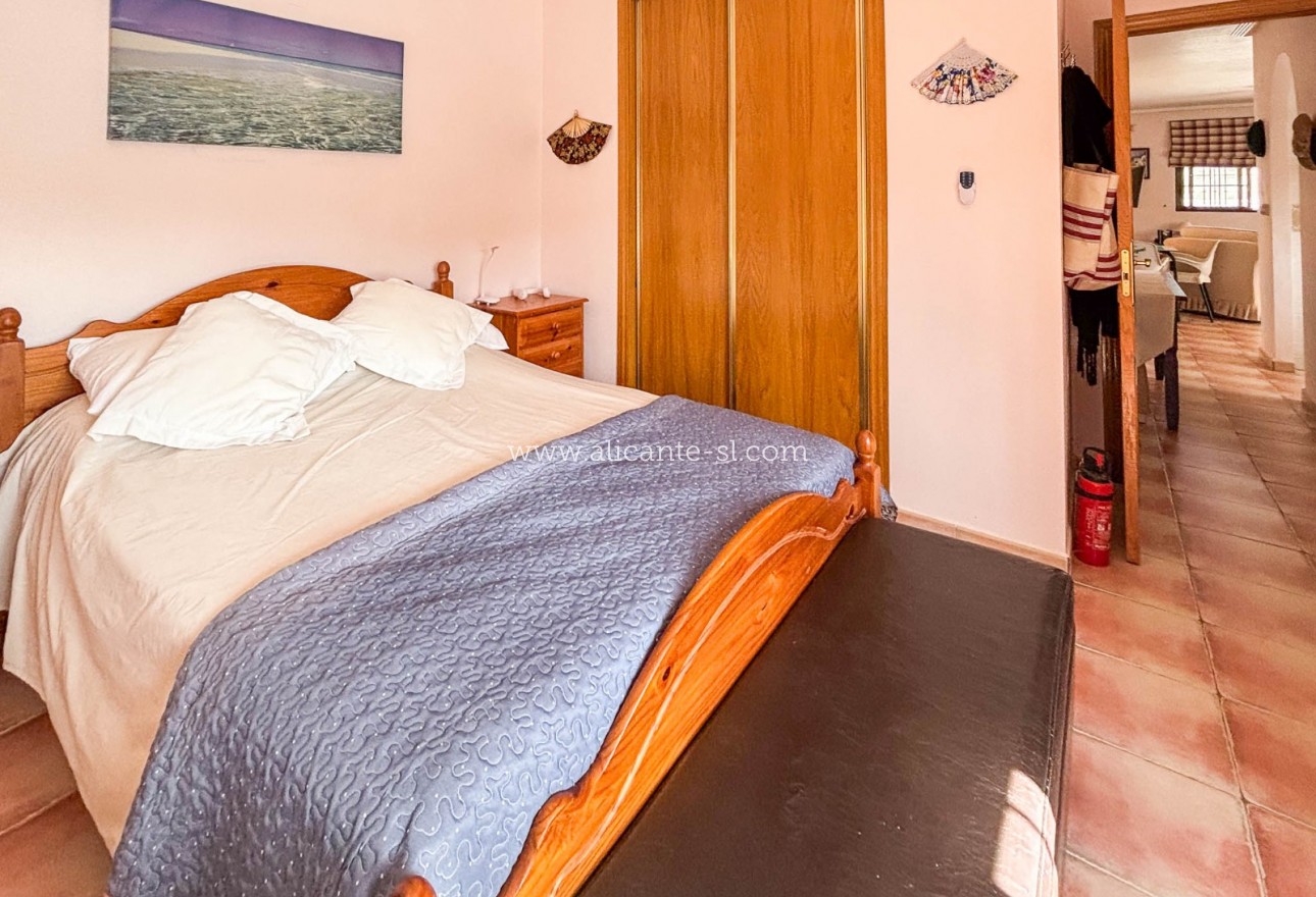 Revente - Villa  - Hondón de las Nieves