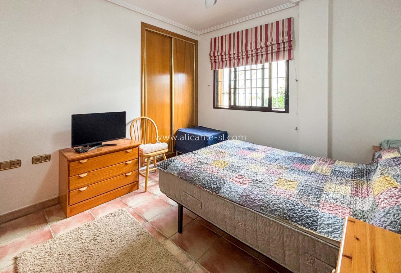 Revente - Villa  - Hondón de las Nieves