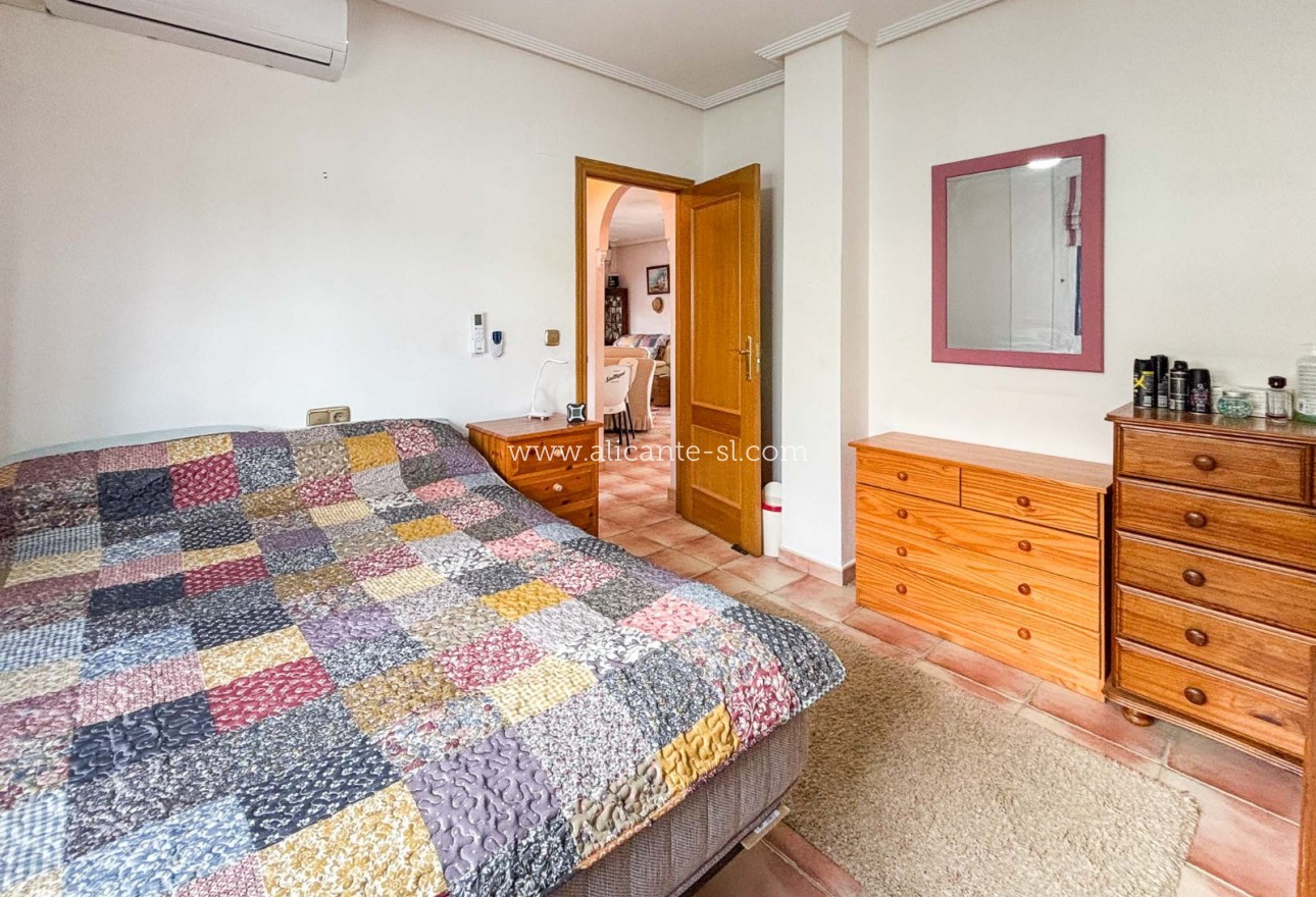 Revente - Villa  - Hondón de las Nieves