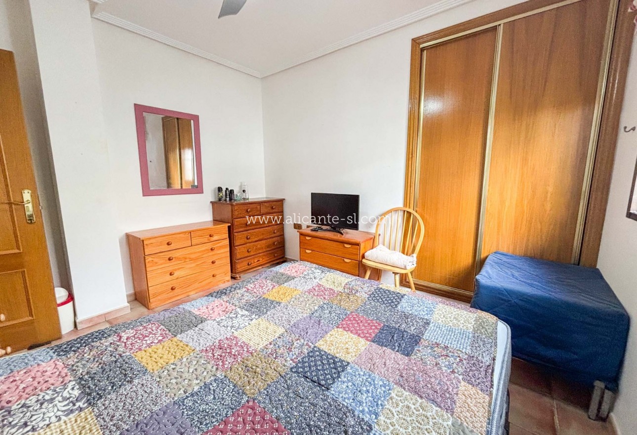 Revente - Villa  - Hondón de las Nieves