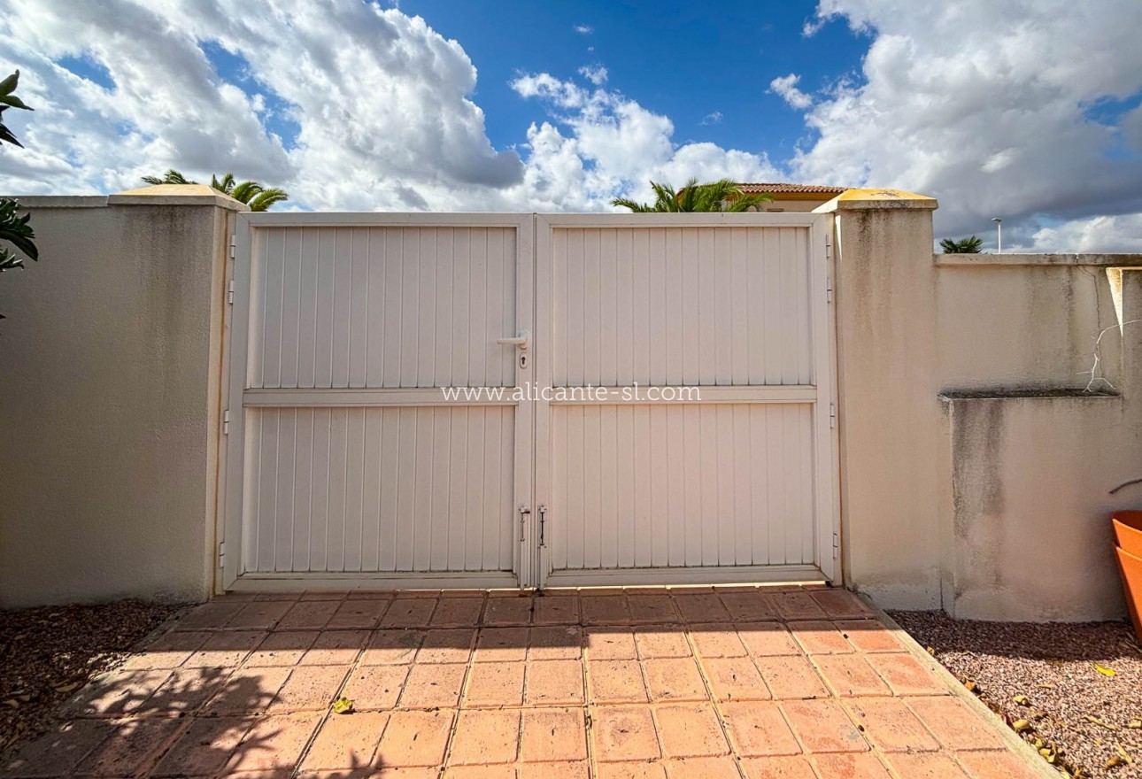 Revente - Villa  - Hondón de las Nieves