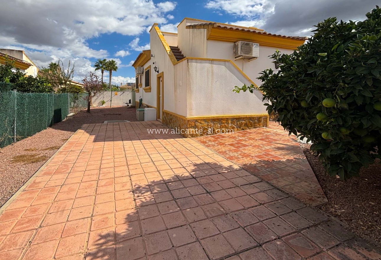 Revente - Villa  - Hondón de las Nieves