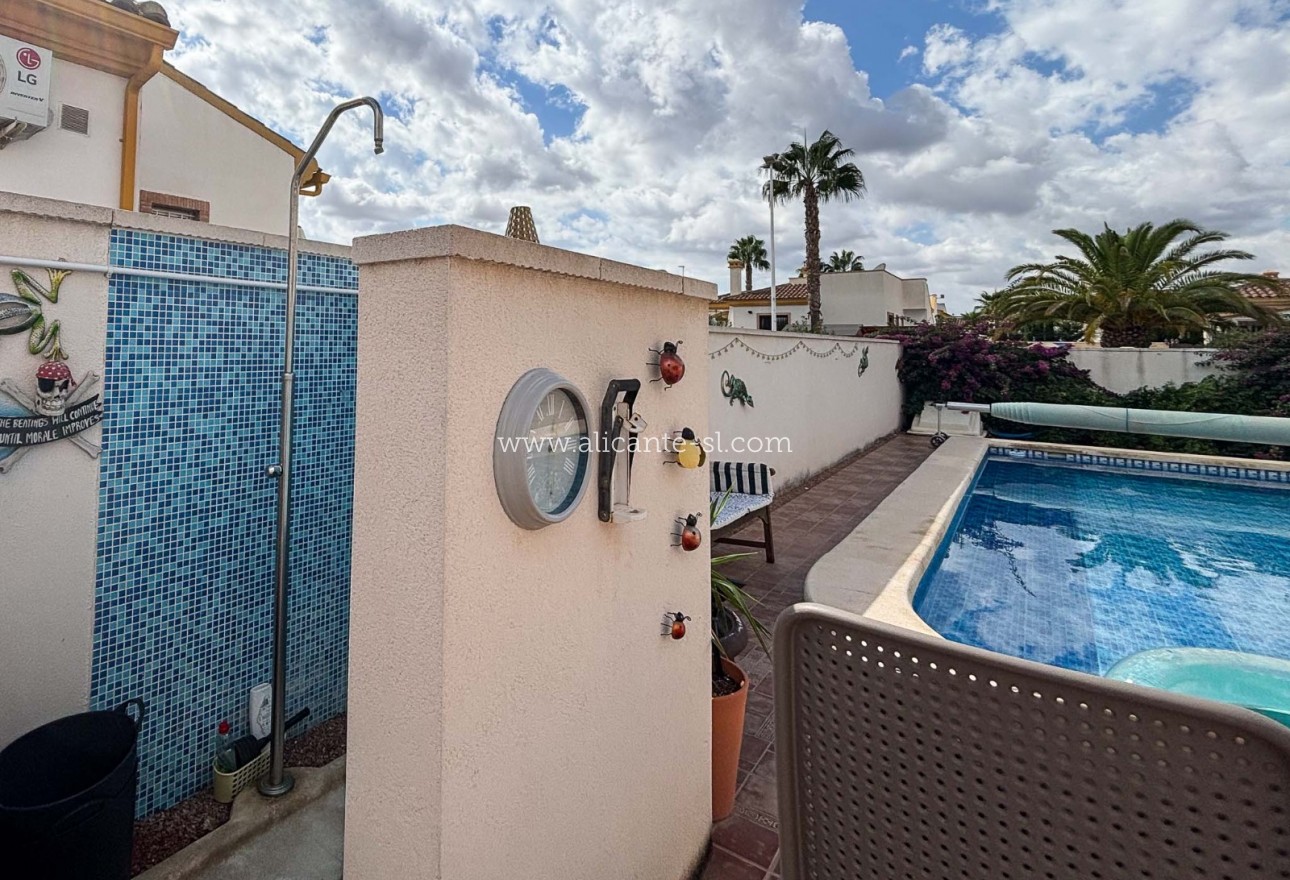 Revente - Villa  - Hondón de las Nieves