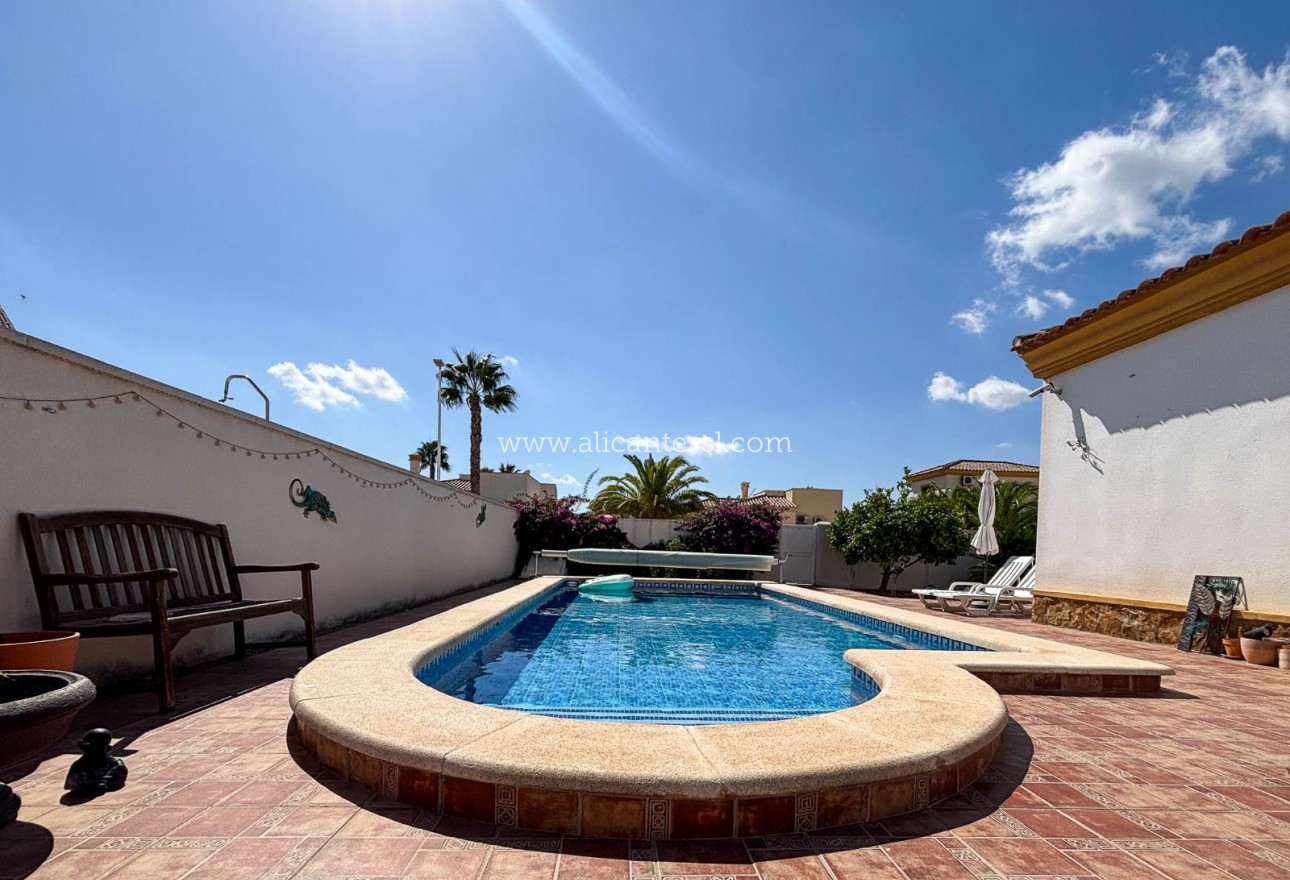 Revente - Villa  - Hondón de las Nieves