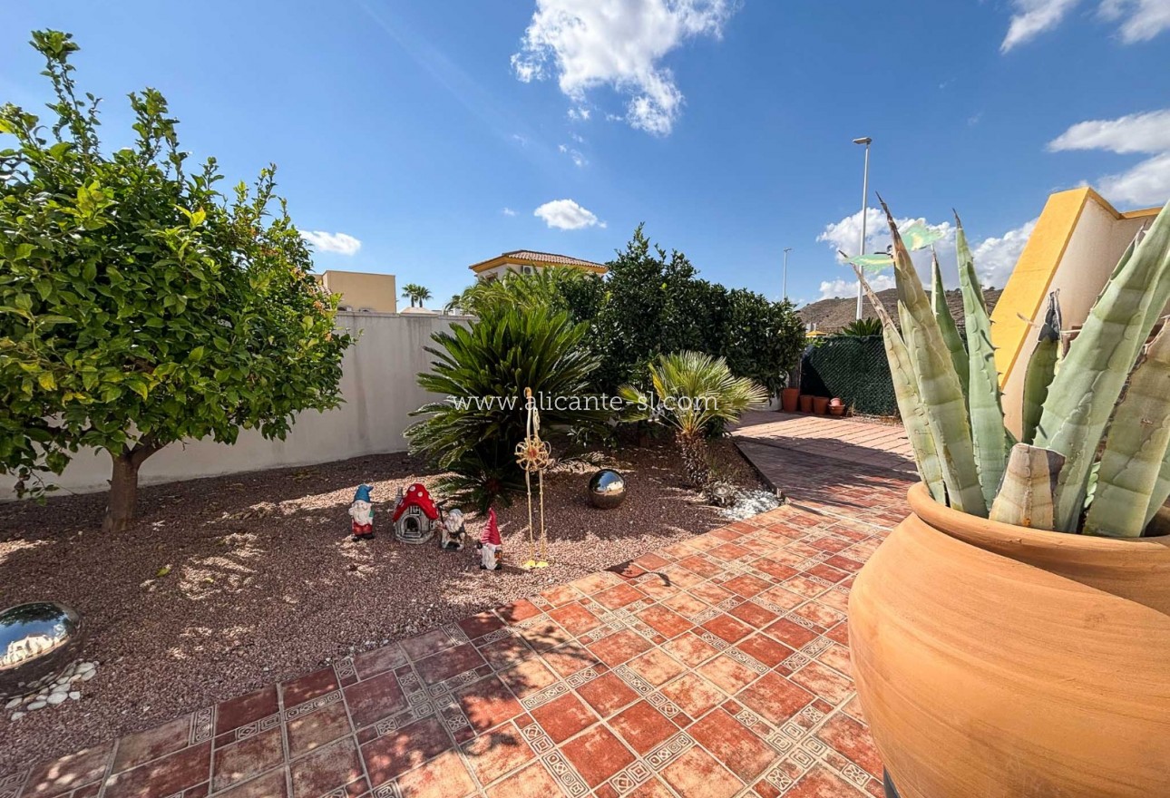 Revente - Villa  - Hondón de las Nieves