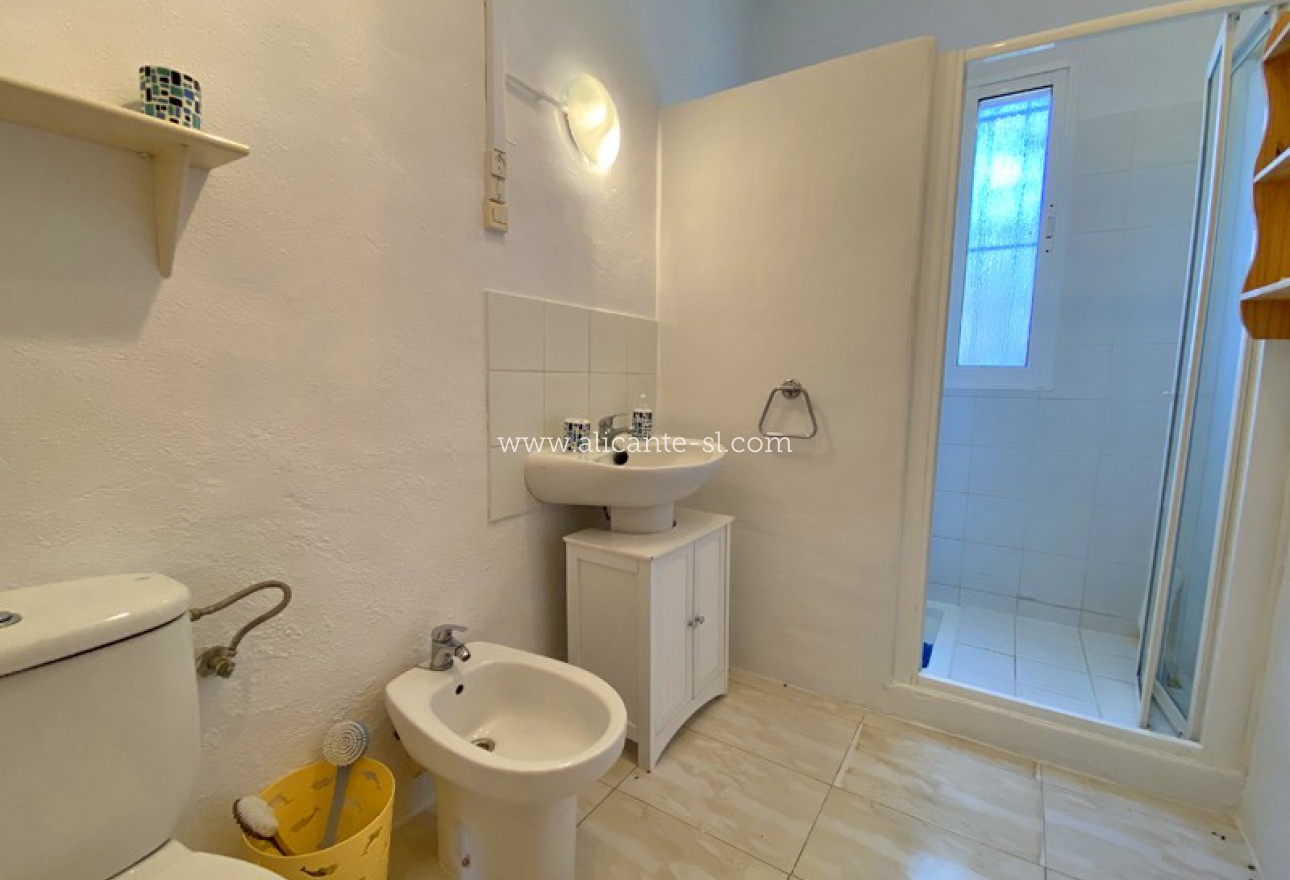 Revente - Villa  - Hondón de las Nieves