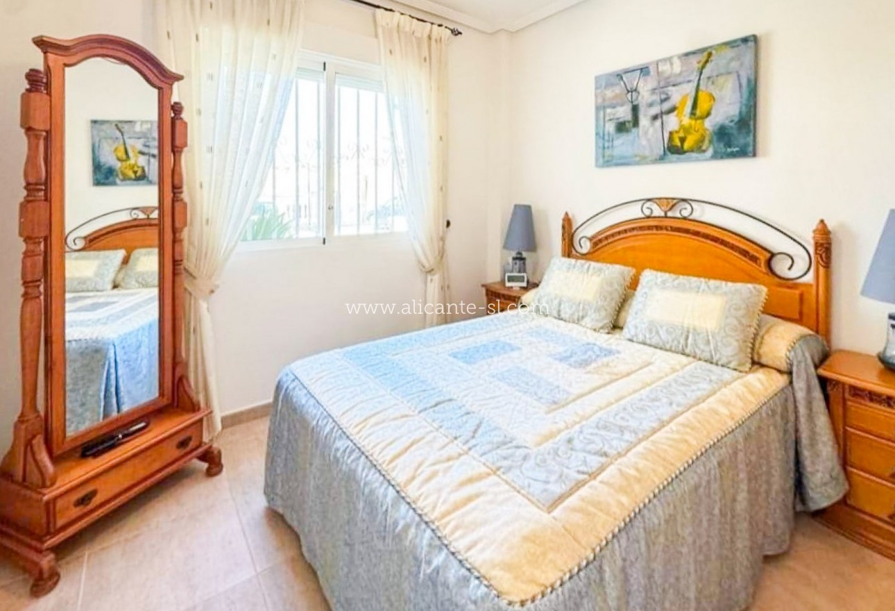 Sale - Apartment  - Orihuela Costa - Villamartín