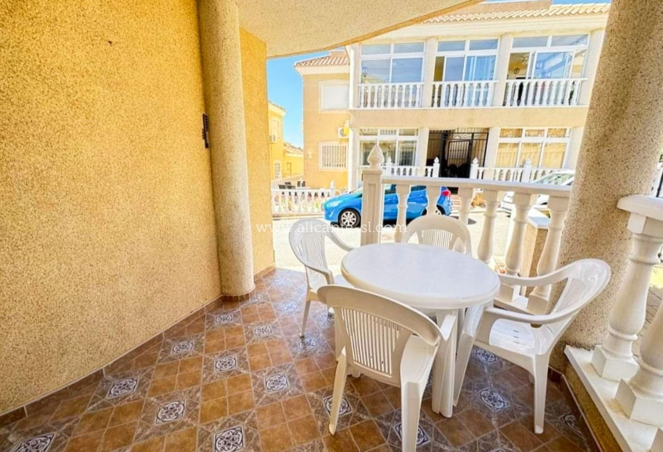 Sale - Apartment  - Orihuela Costa - Villamartín