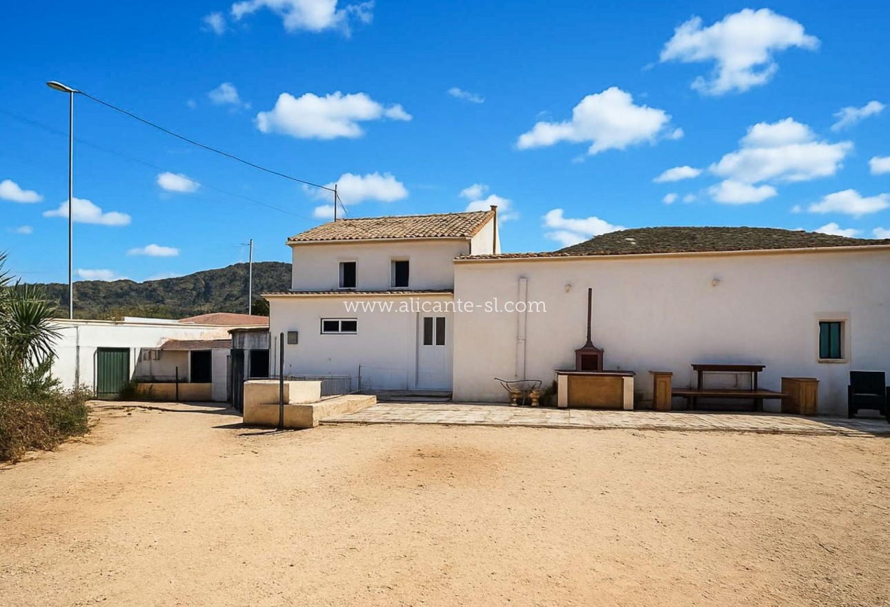 Sale - Country House - Algueña