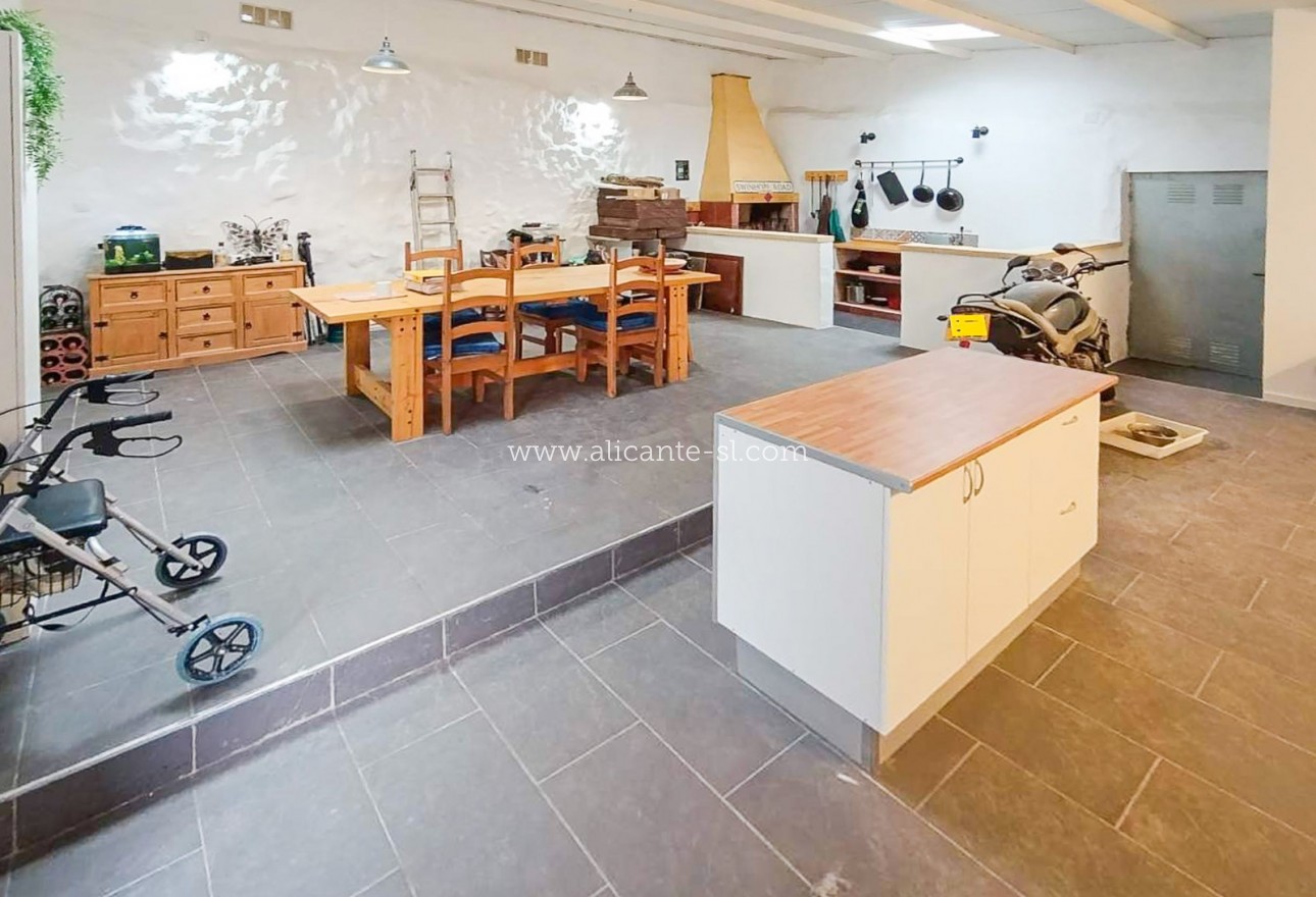 Sale - Country House - Algueña