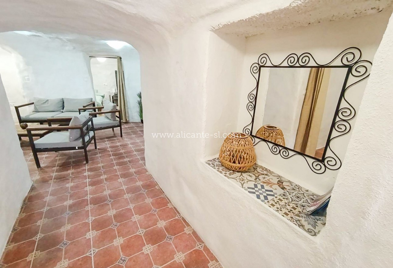 Sale - Country House - Algueña