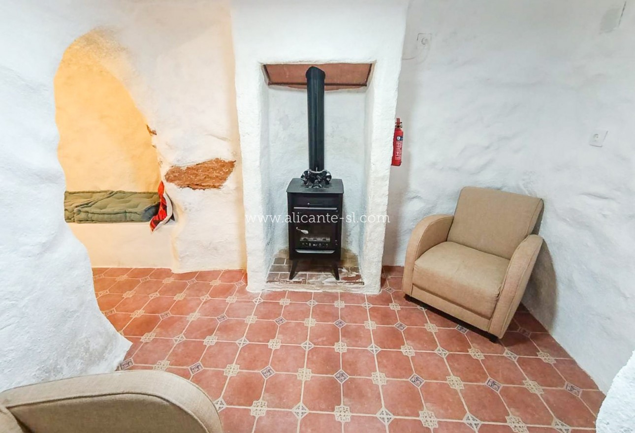 Sale - Country House - Algueña
