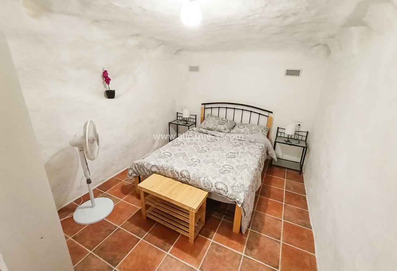 Sale - Country House - Algueña