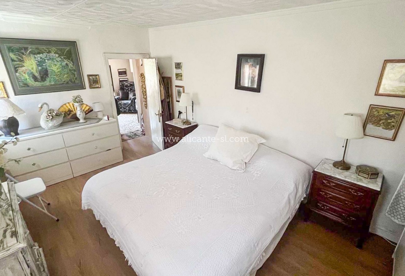 Sale - Country House - Algueña