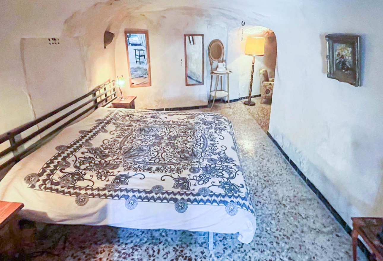 Sale - Country House - Algueña