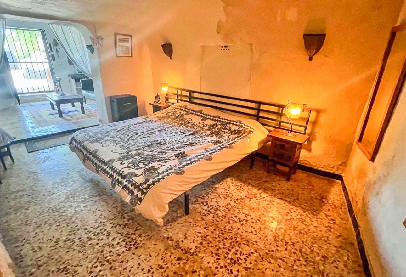 Sale - Country House - Algueña