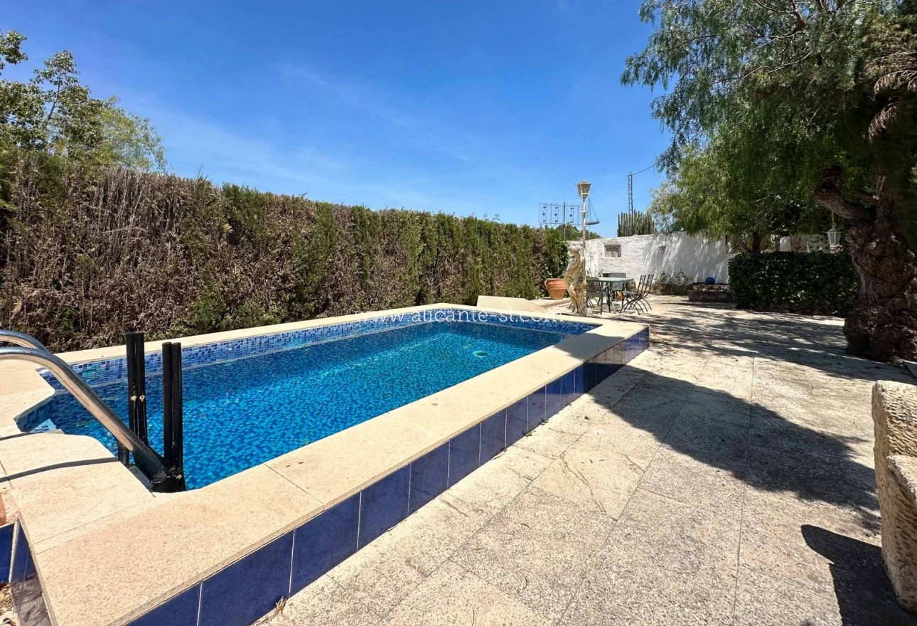 Sale - Country House - La Romana