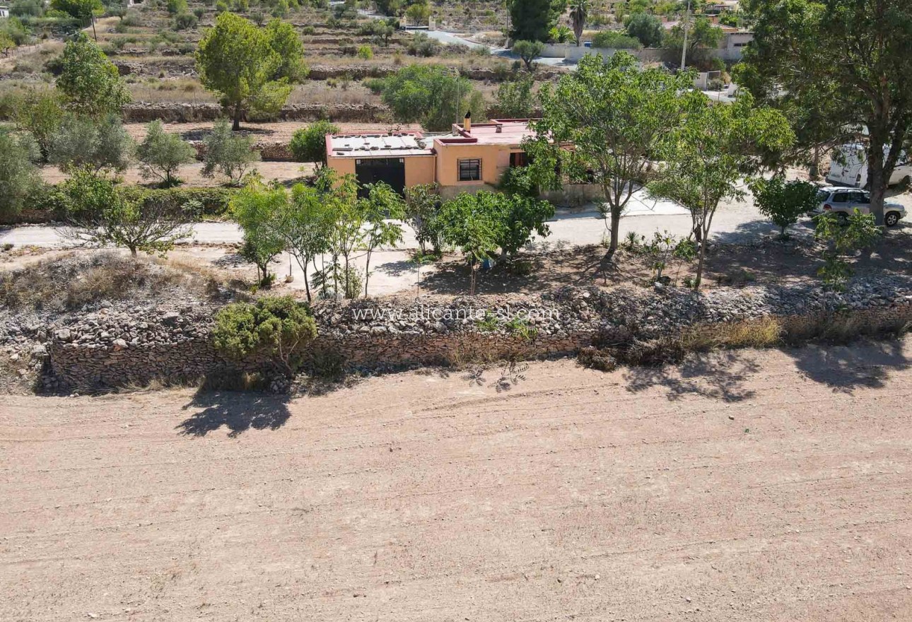 Sale - Finca - Hondón de las Nieves