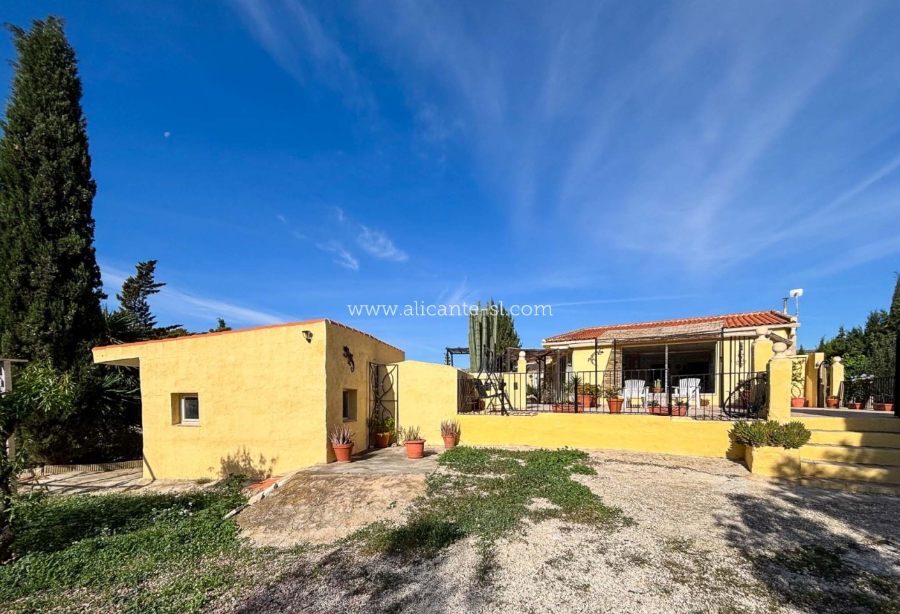 Sale - Finca - Hondón de las Nieves