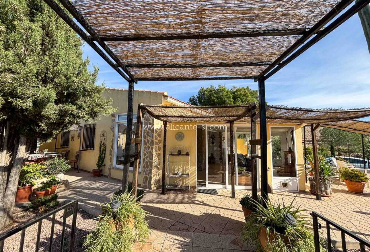 Sale - Finca - Hondón de las Nieves