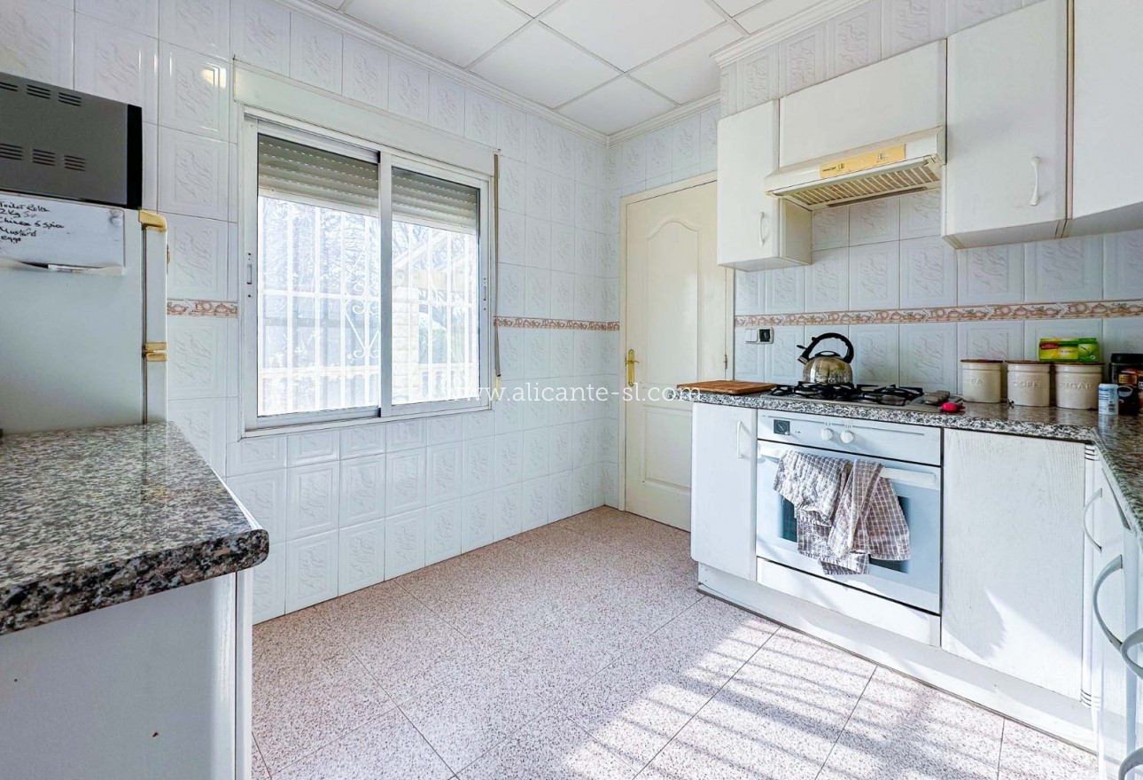 Sale - Finca - Hondón de las Nieves